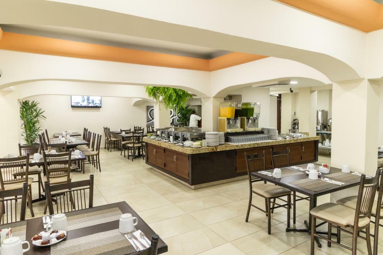 Howard Johnson By Wyndham Veracruz Exterior photo
